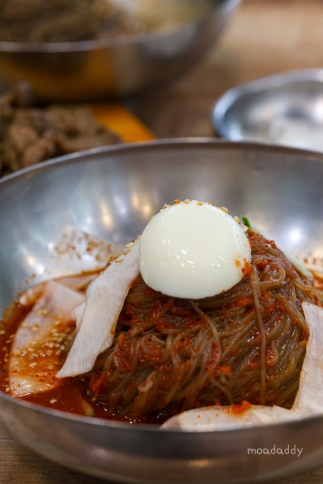 육쌈냉면 이미지