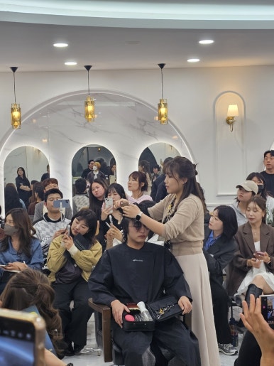 채윤 살롱 이미지