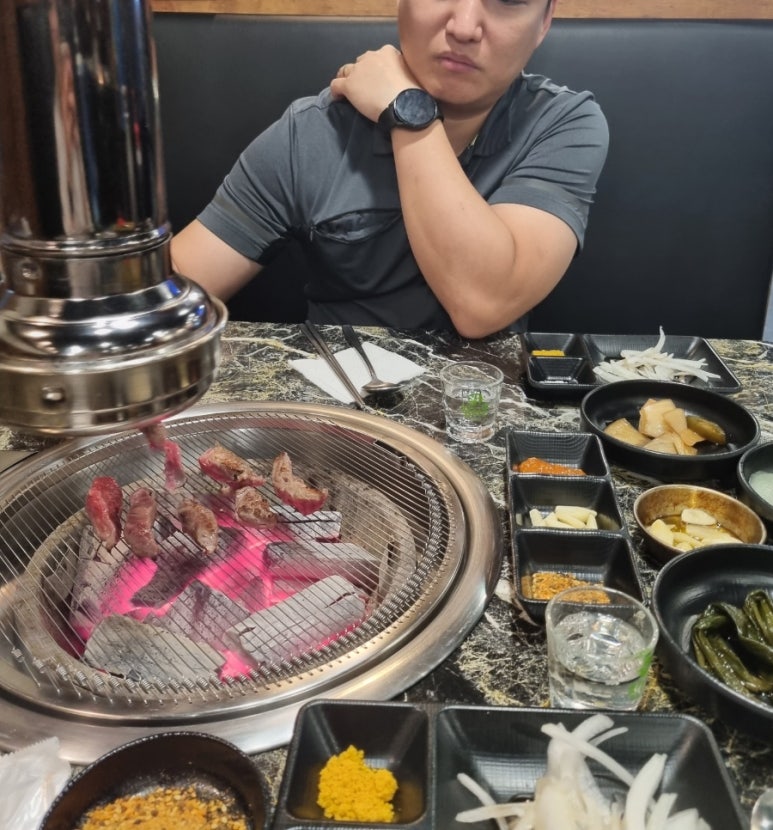 웃는소참숯화로구이 이미지
