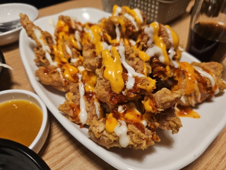 큐큐치킨 이미지