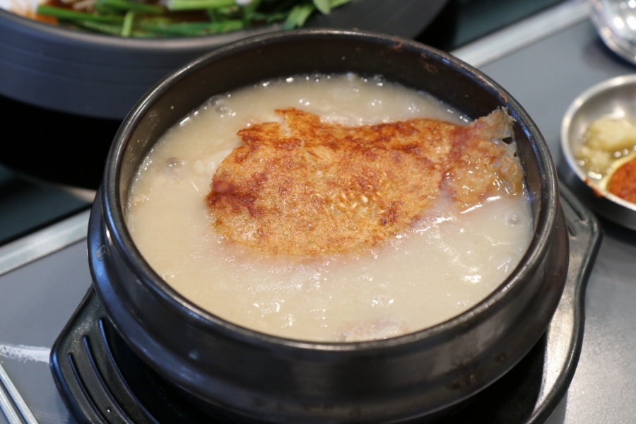 흑염소요리 이미지