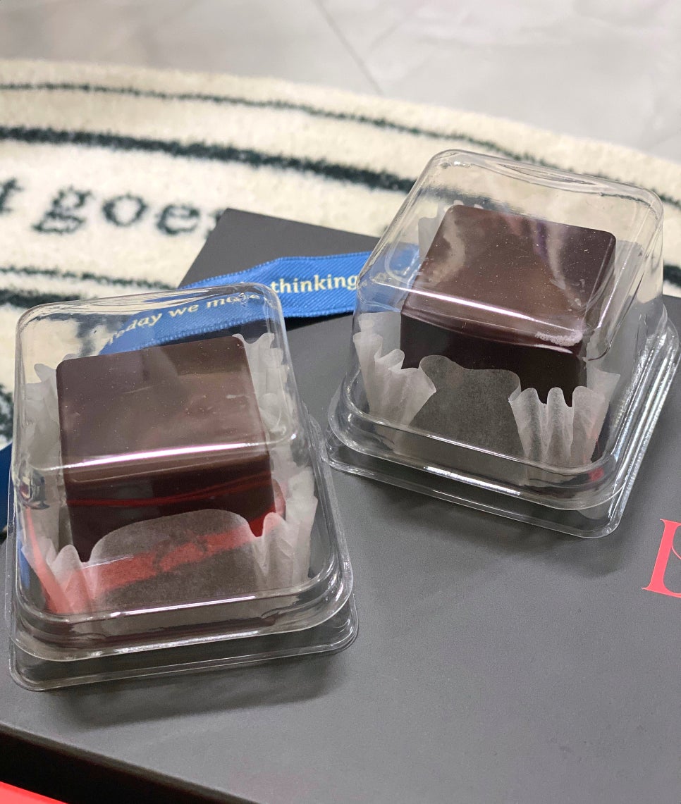 디저븨르(desservir) 이미지