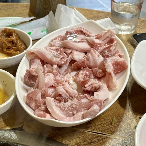 연일 뒷통 이미지
