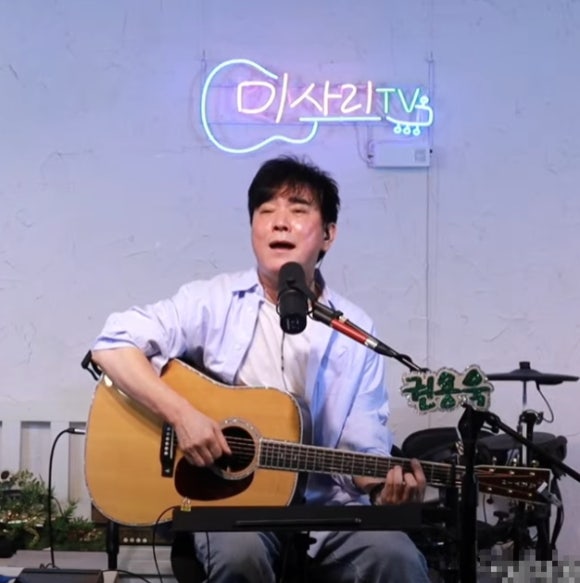 우산속라이브 이미지