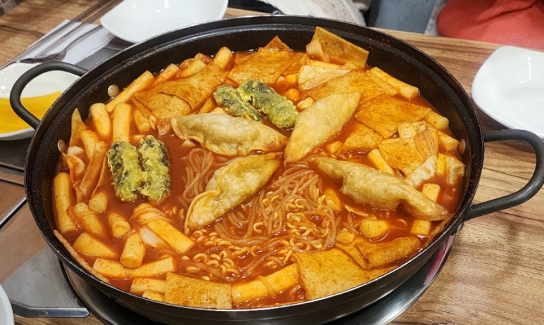 심퉁즉석떡볶이 이미지