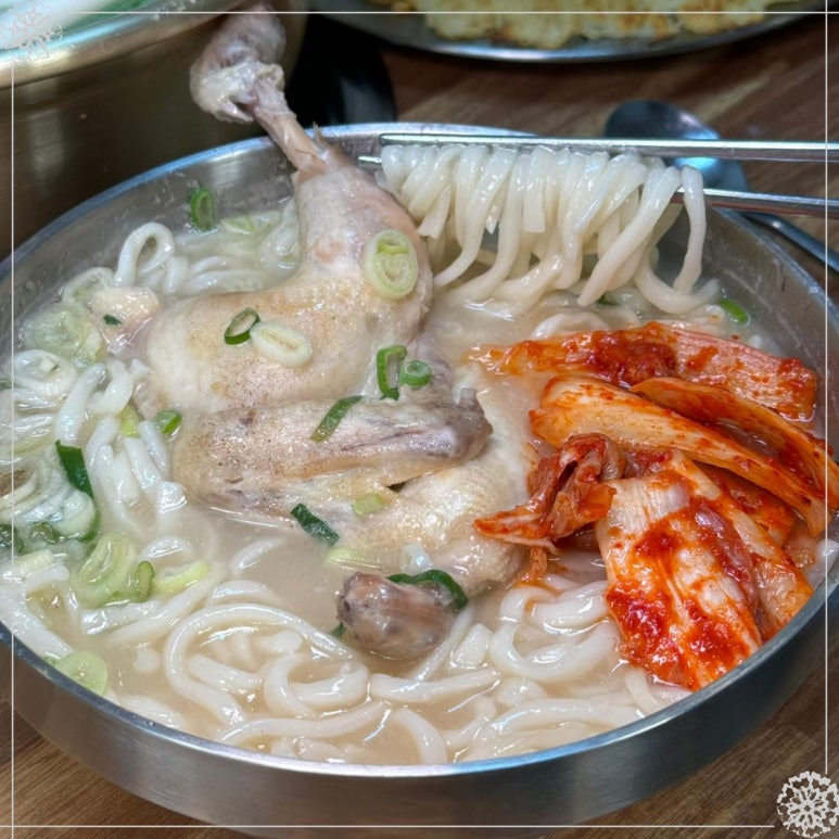 닭한마리칼국수 이미지