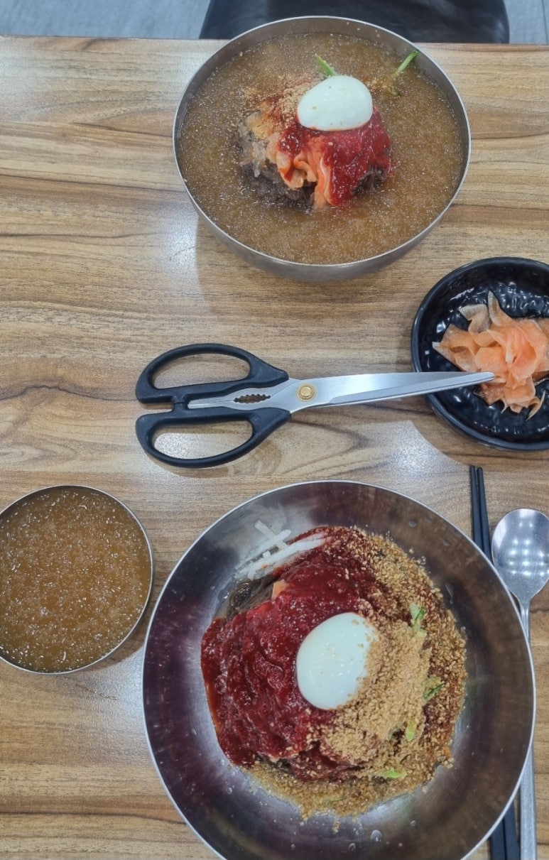 칡뿌레기냉면 이미지