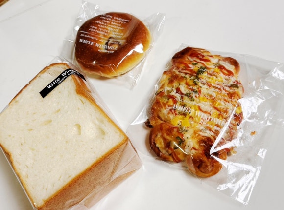 하얀 단팥빵 이미지