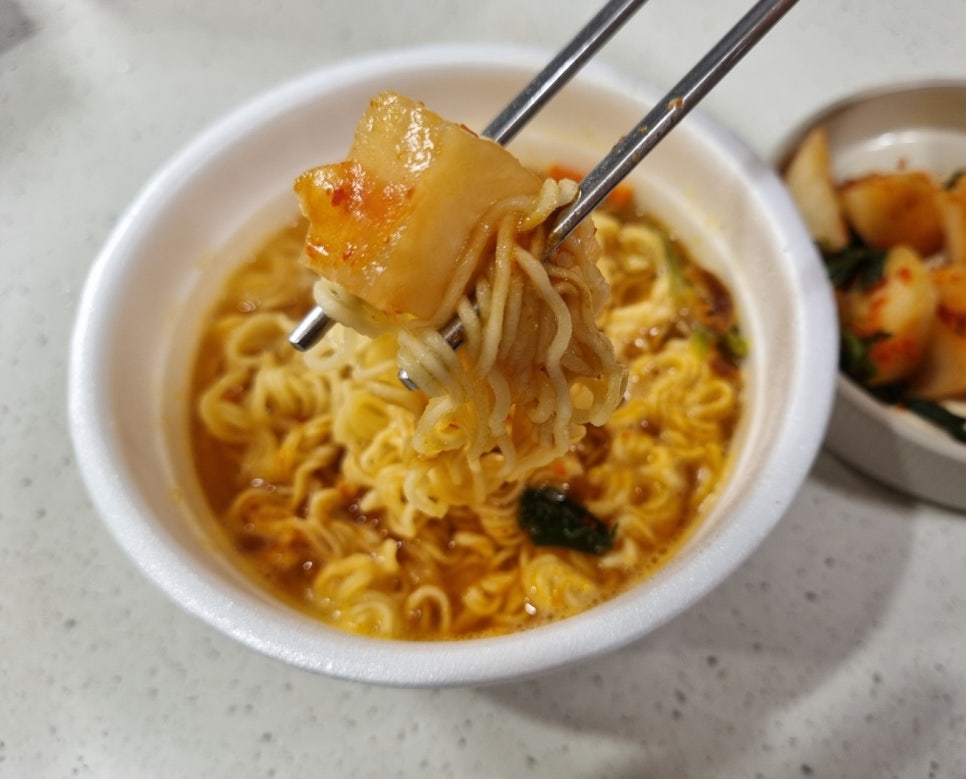 한복심남도손김치 이미지