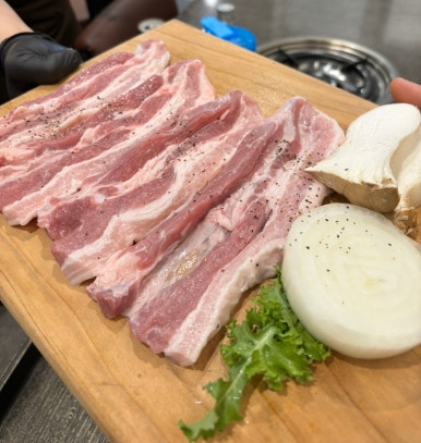 삼겹살앤부대찌개 이미지
