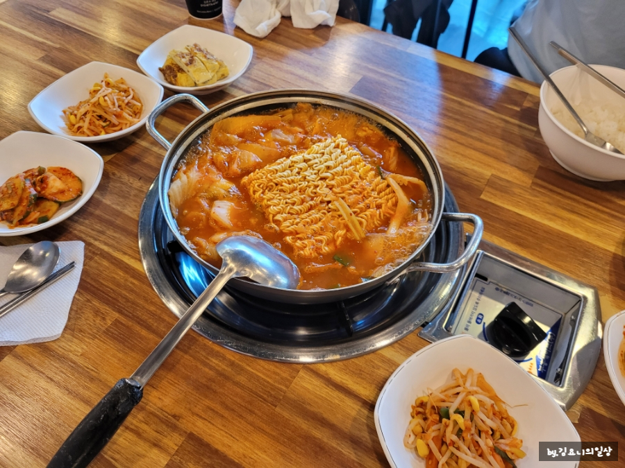 짜글이생돼지찌개 사진 7