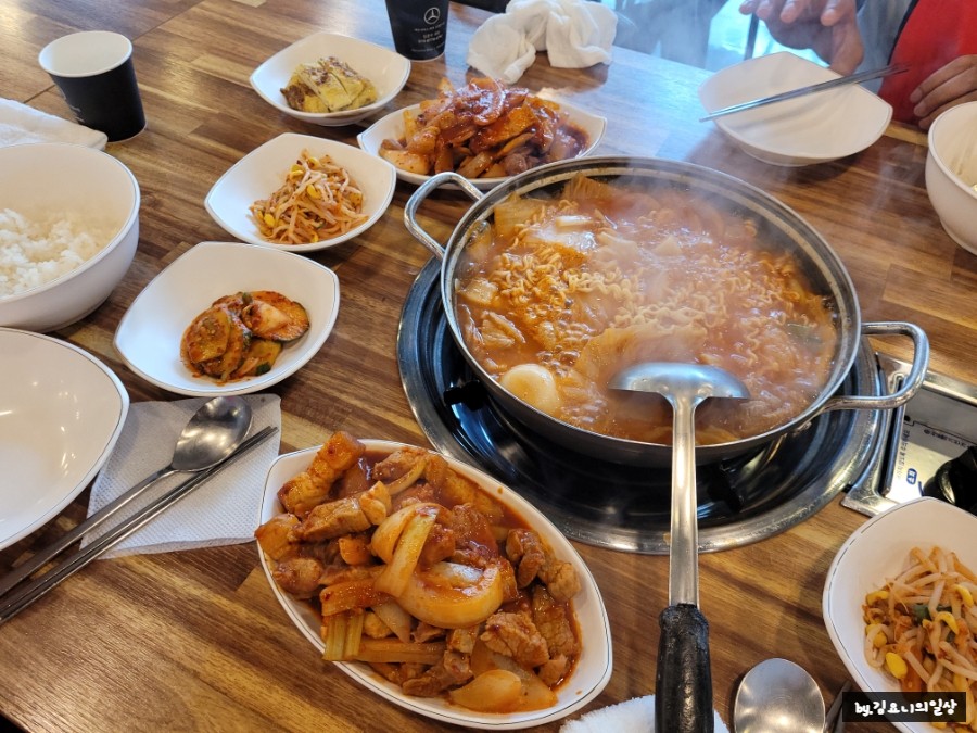 짜글이생돼지찌개 사진 8
