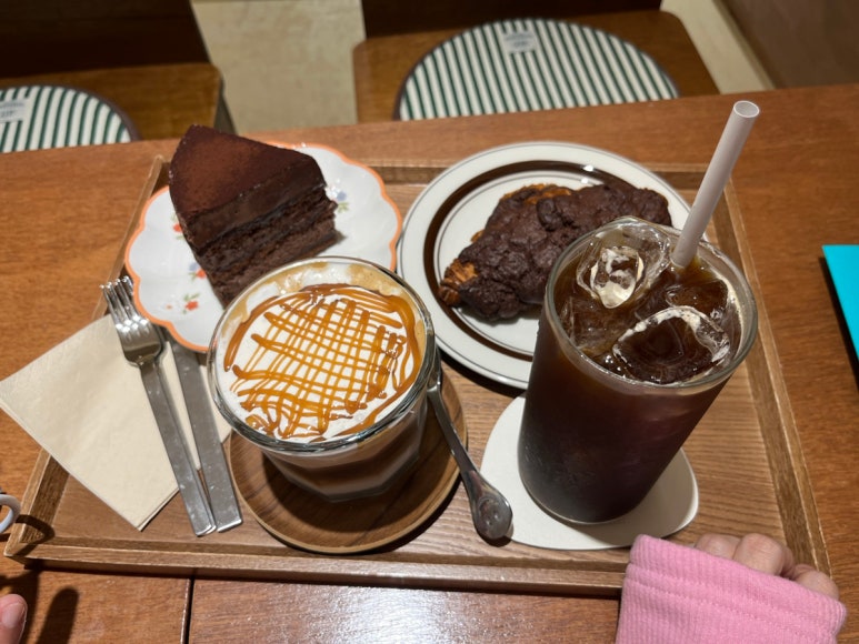카페모노웜 이미지