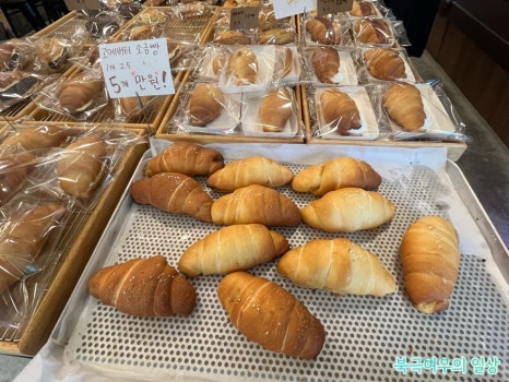 크로아 소금빵 이미지