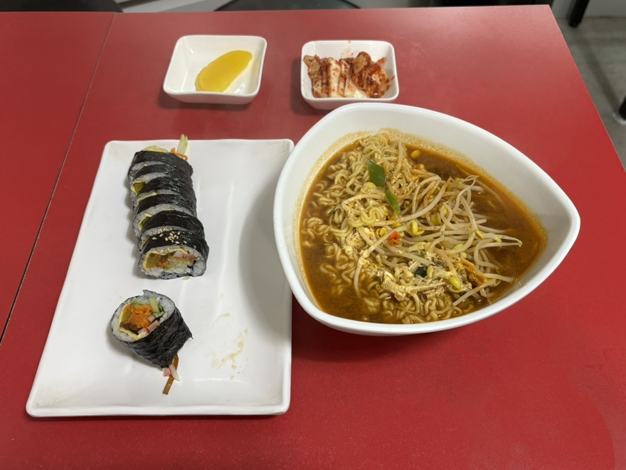 알콩달콩돼지김치찌개 이미지