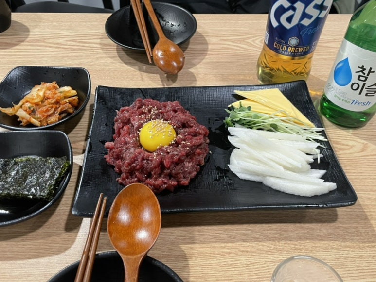 육회랑꼬막이랑 이미지