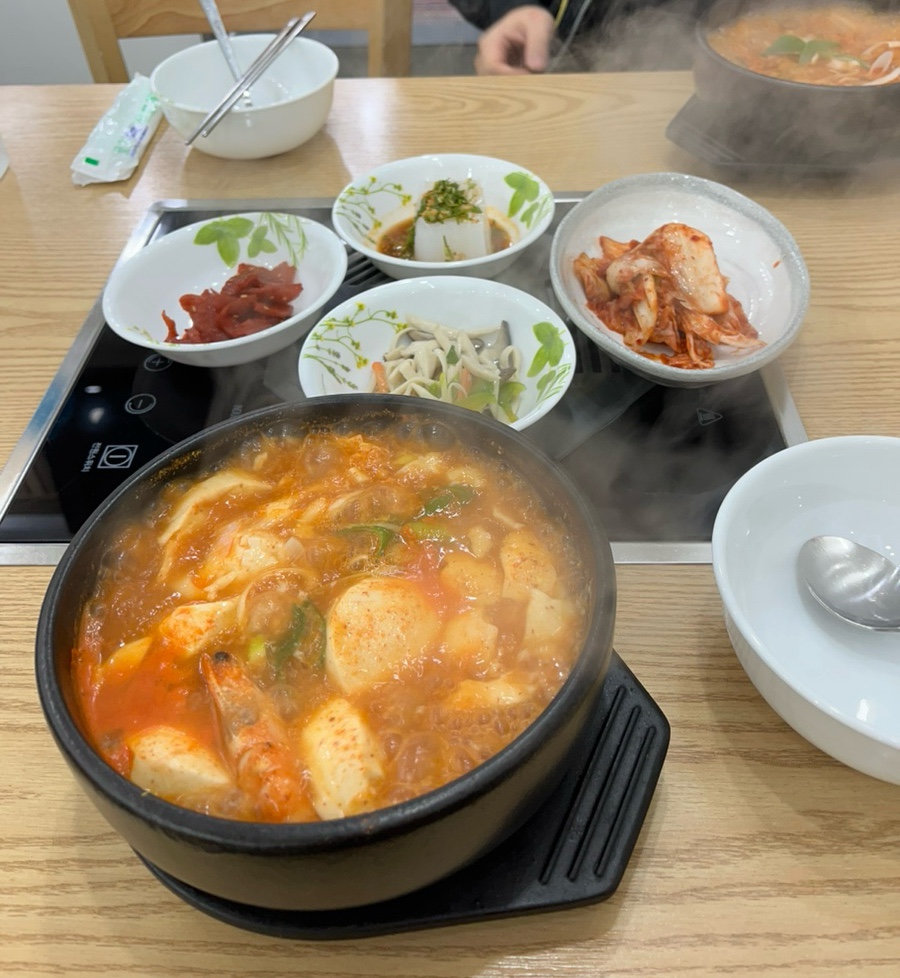 은우네생고기김치찌개 이미지