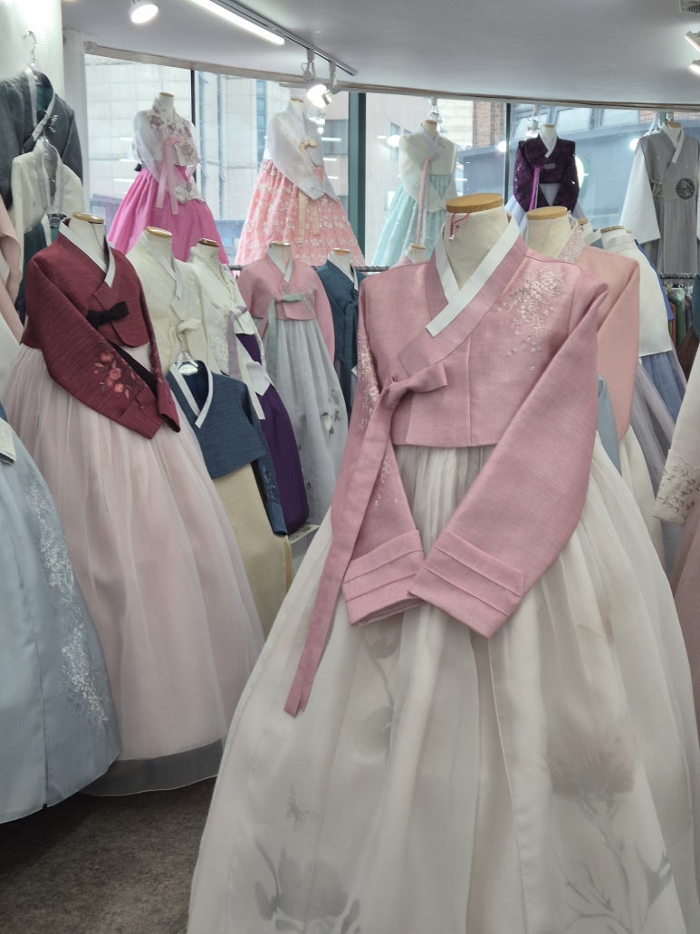 연리지한복 이미지