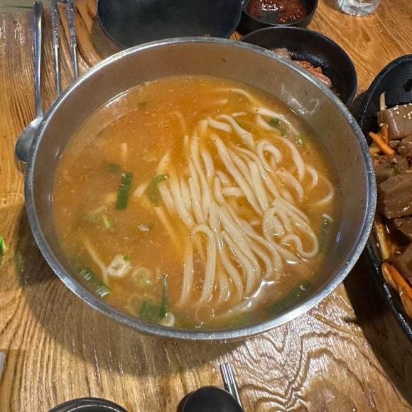 국수먹는꼴뚜기 이미지