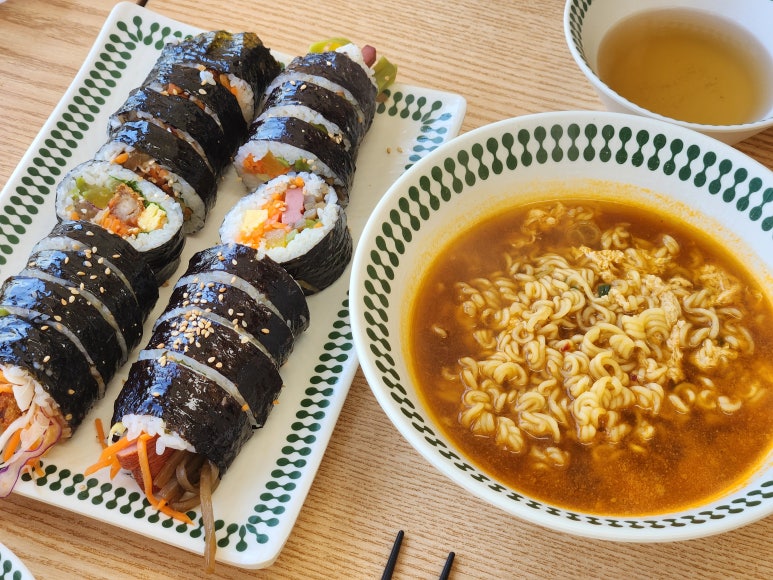 김밥이랑찌개랑 이미지