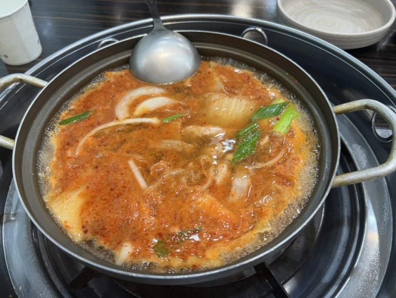 24시누름돌생고기김치찌개 이미지