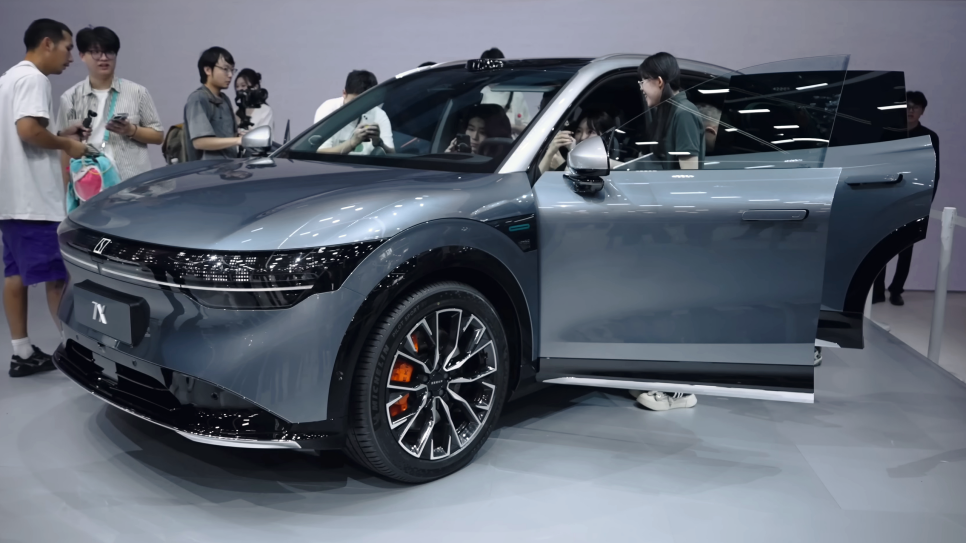 지리 전기자동차 Zeekr 7X "가성비와 실용성을 겸비한 중국 SUV 침공" 이미지 3