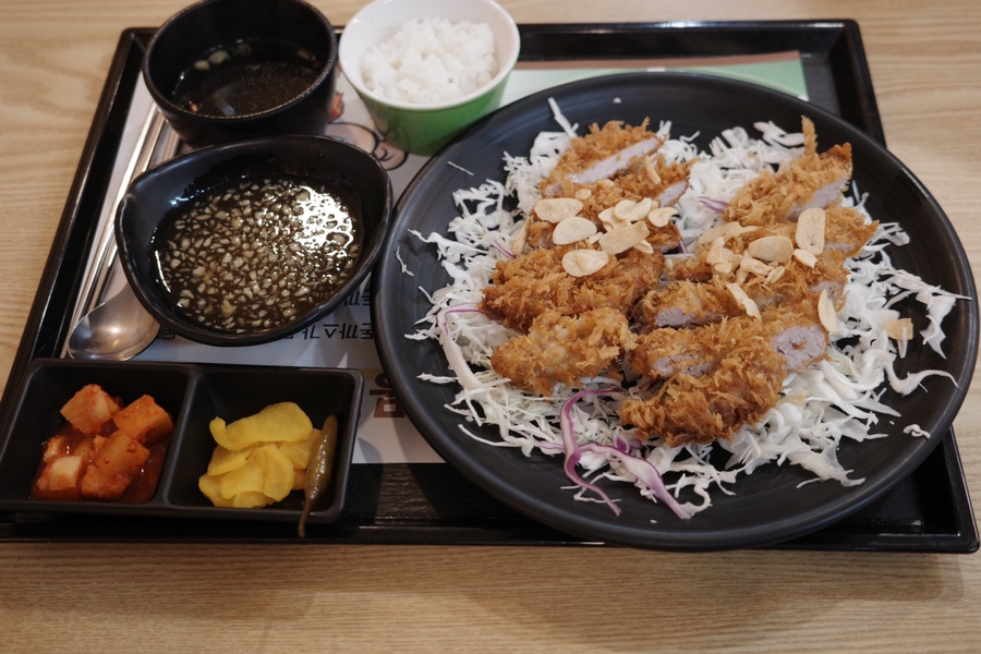몽키스돈까스 이미지