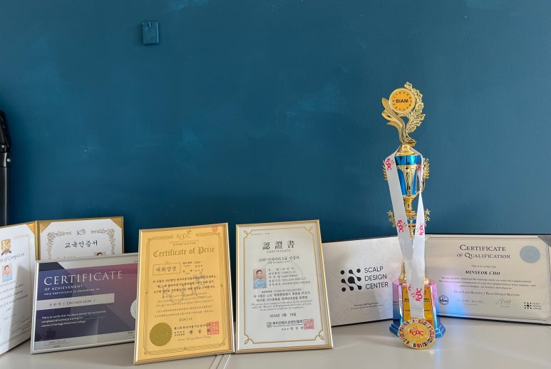 룩앳도트 이미지