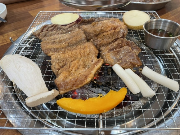 돼장금숯불양념돼지갈비 이미지
