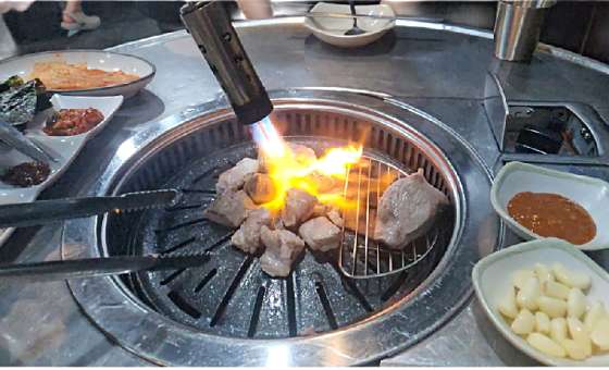 홀릭식당 이미지