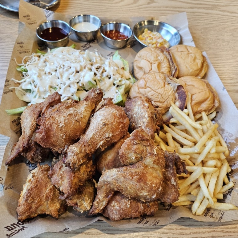 누구나홀딱반한닭반구점 이미지
