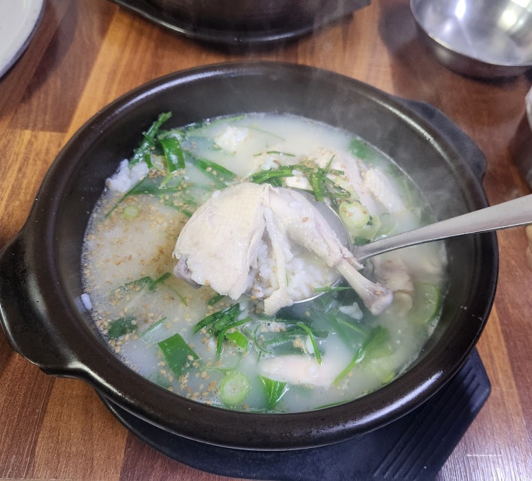 닭한마리국밥 이미지