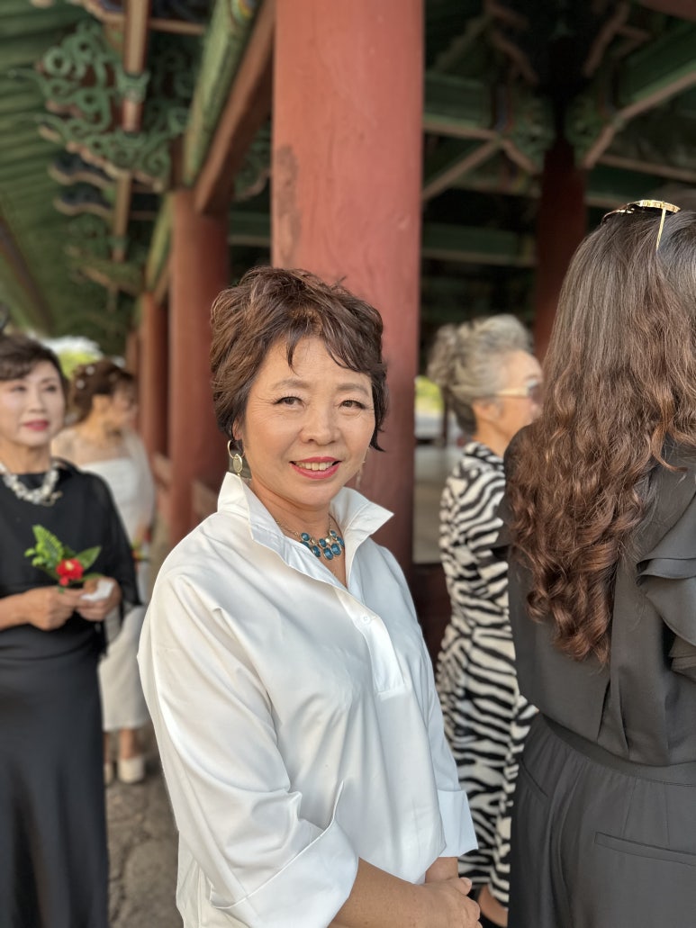 더 그레이스 모델 이미지