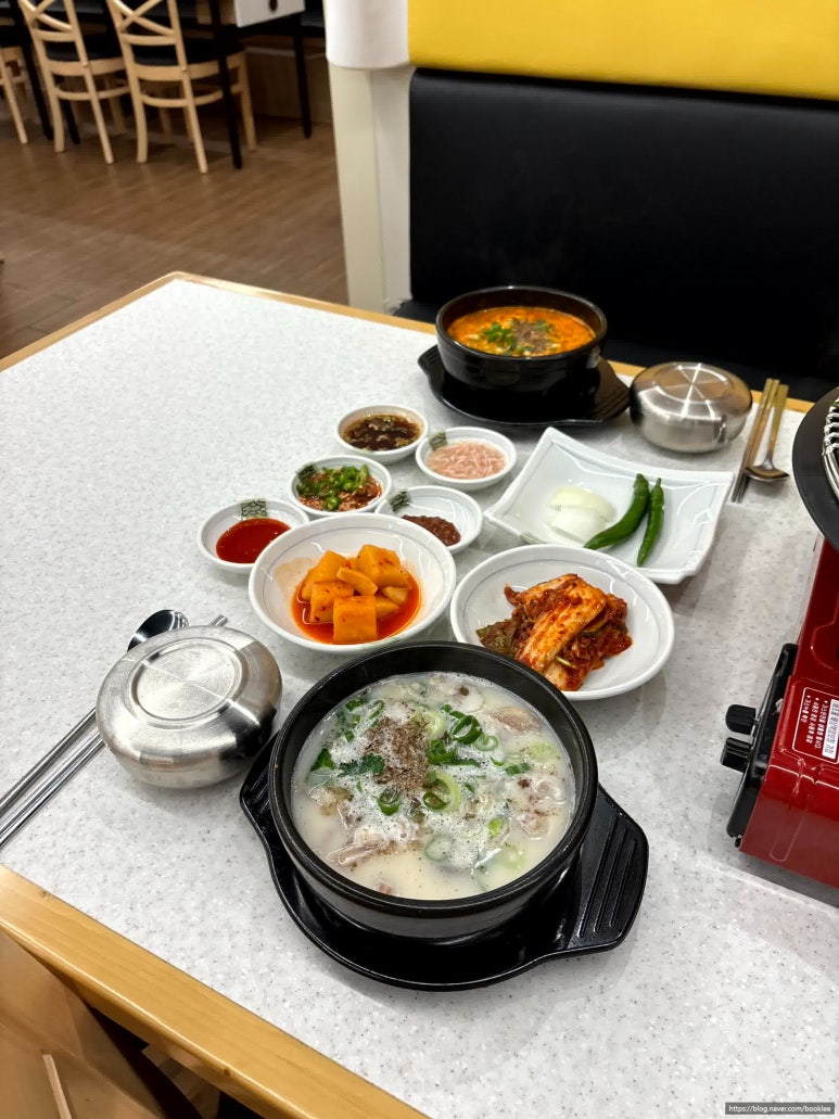 푸짐한순대국 이미지