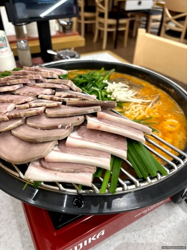 푸짐한순대국 이미지