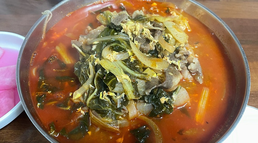 왕언니육칼밥 이미지