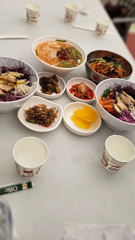 국수랑지짐이랑 이미지
