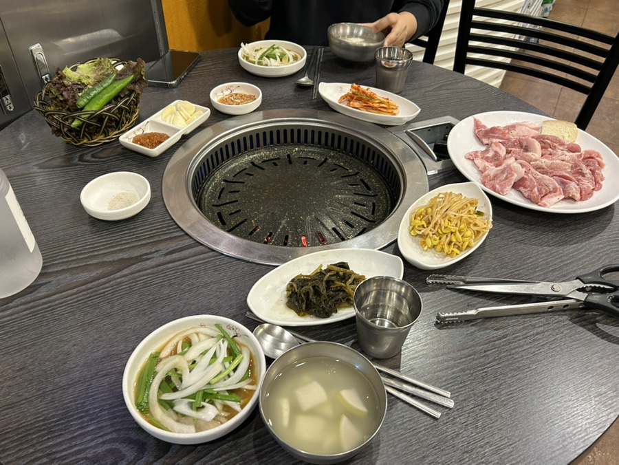 먹어봐뒷고기 이미지