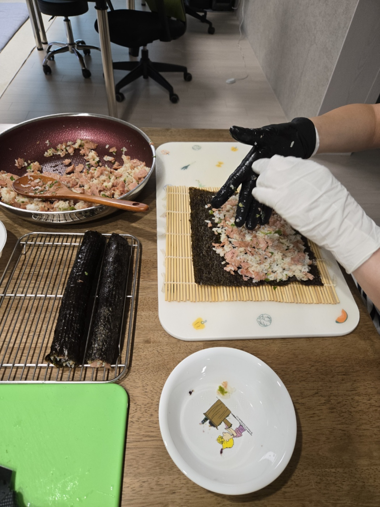 김밥에꽂혔다 이미지