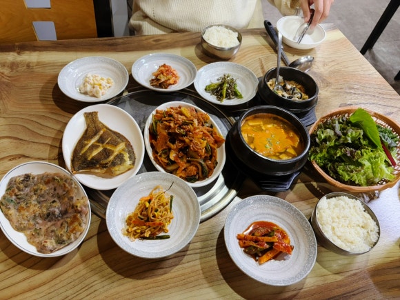토담우렁쌈밥 이미지
