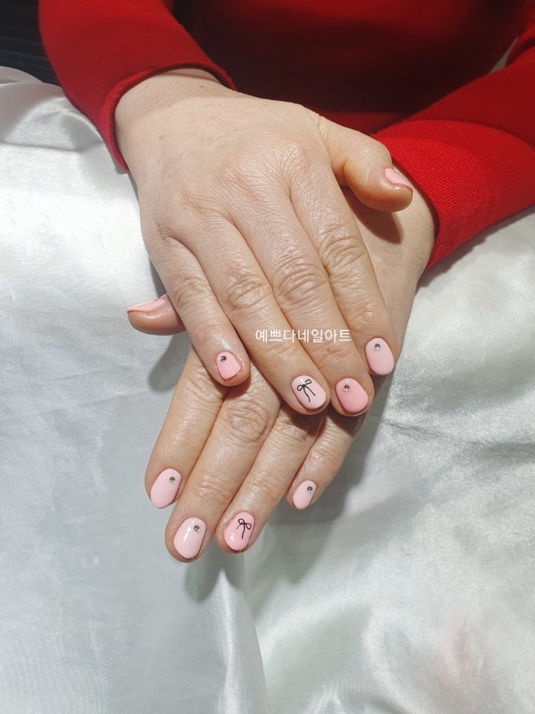 예쁘다네일아트 이미지