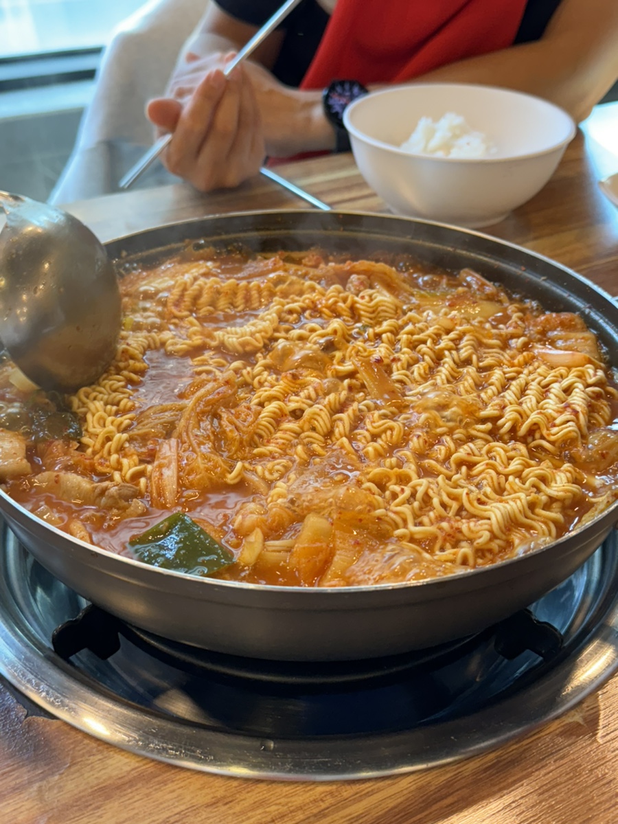 짜글이 생돼지 찌개 이미지