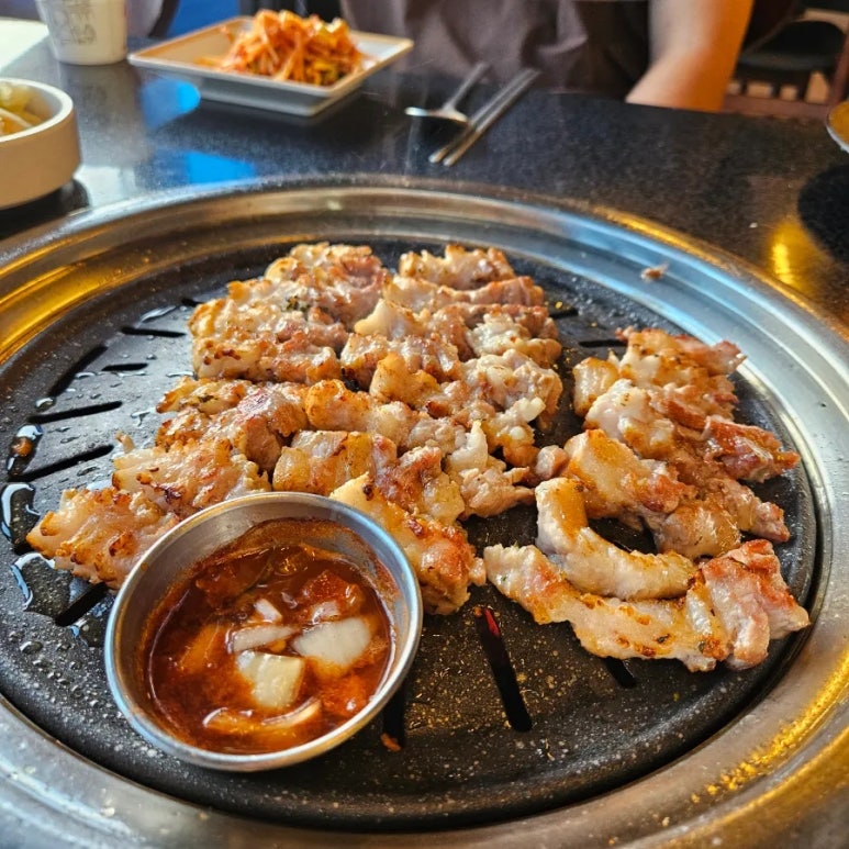 노란꽃돼지 이미지