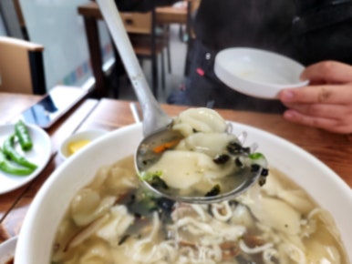 창포바지락칼국수 이미지