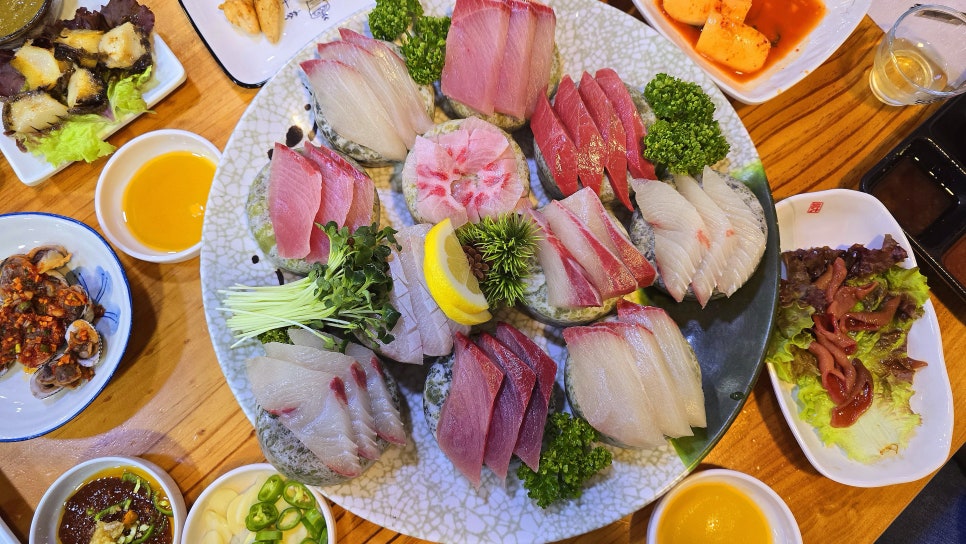 흑산도회식당 이미지