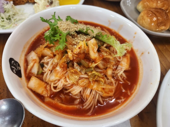 이공비빔국수 이미지