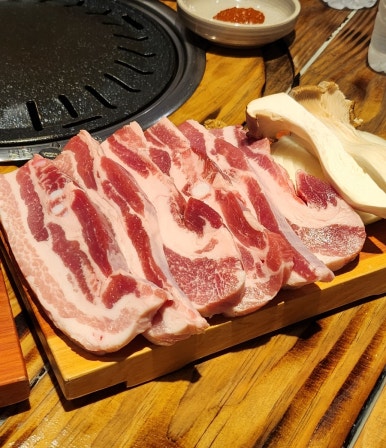 소띠돈띠횡성생고기 이미지