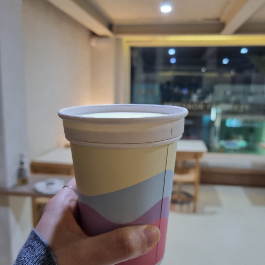 이월로스터스 이미지