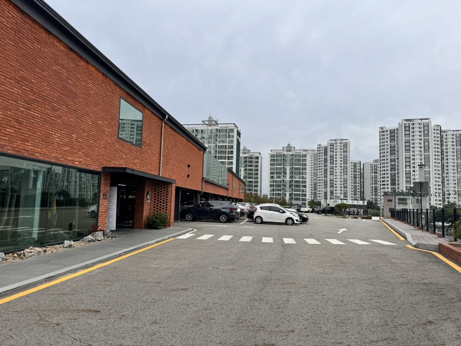 동탄 애견카페 아스타나퍼피, 베이커리·운동장 완비 — 사진 5