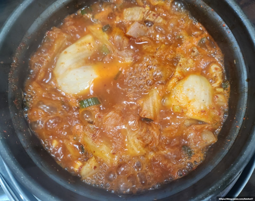 양푼생고기김치찌개 이미지